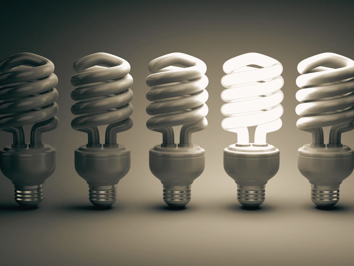 5 bulbs, one lit up